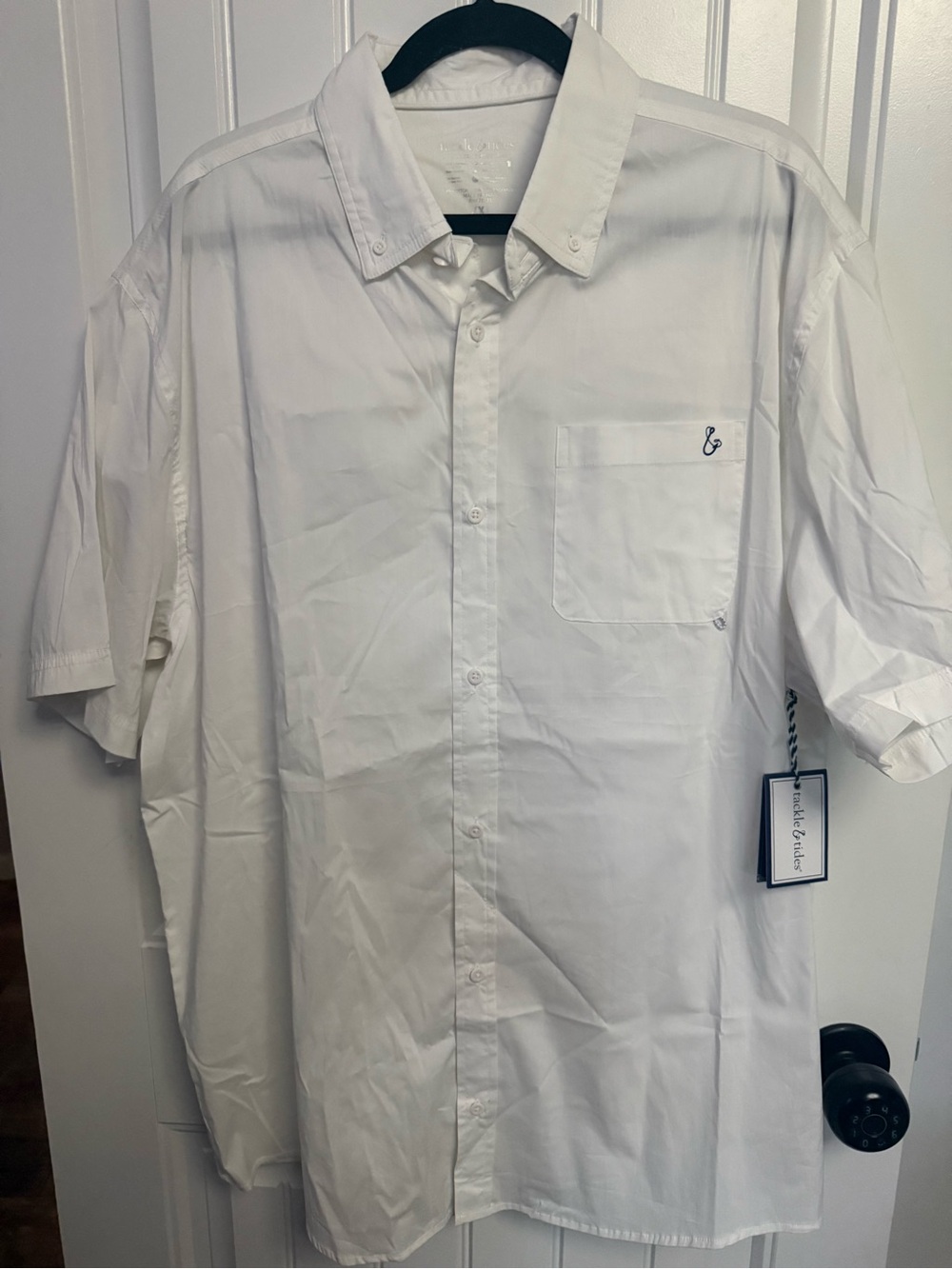 NWT Men's White Short-Sleeve Button-Up Shirt - Classic Pocket